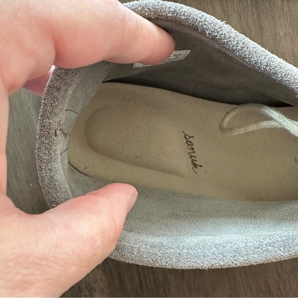 Sanuk Grey Moccasins size 9 - Picture 8 of 9